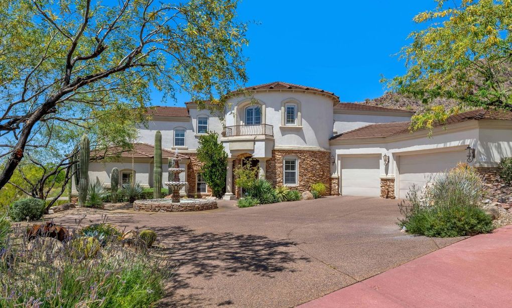 Biltmore Homes and Real Estate The MoJo Team